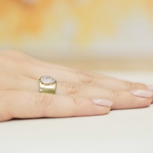 Pierścionek z Brylantami 0,26ct z żółtego złota próby 585. W-0352